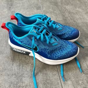 Size 4 Youth Nike Airmax EUC